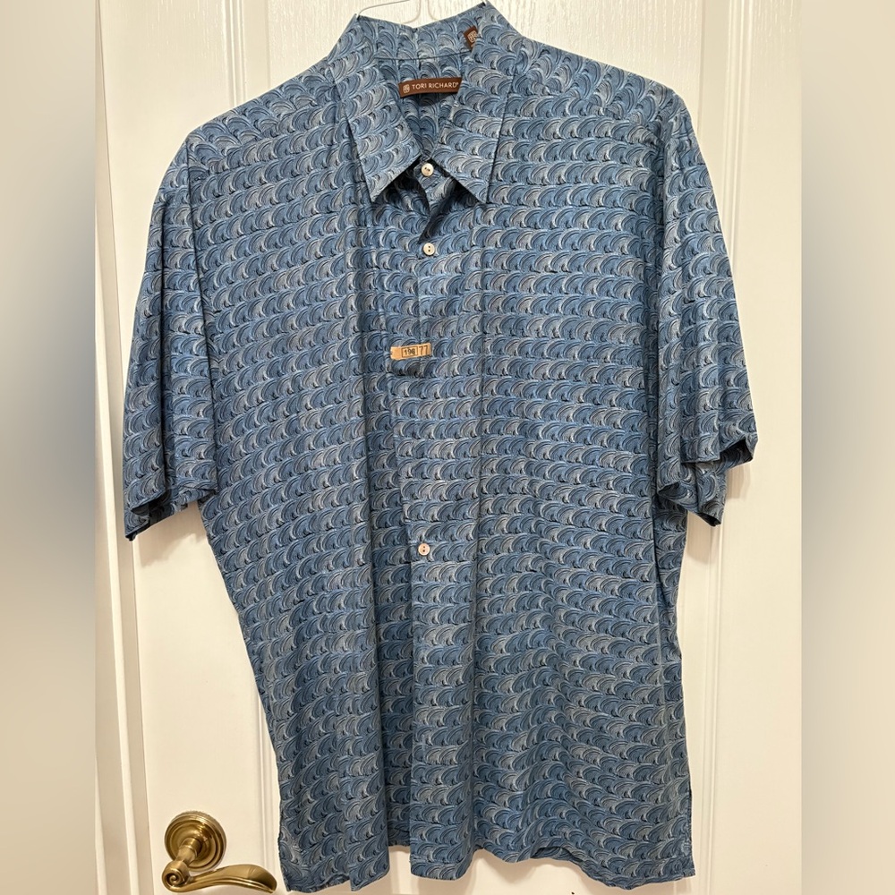 Like New XL Tori Richard Shirt